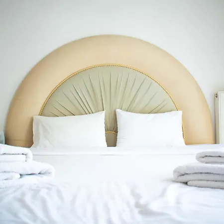 Apartman C.16 The Nest #colony Heart Szaloniki